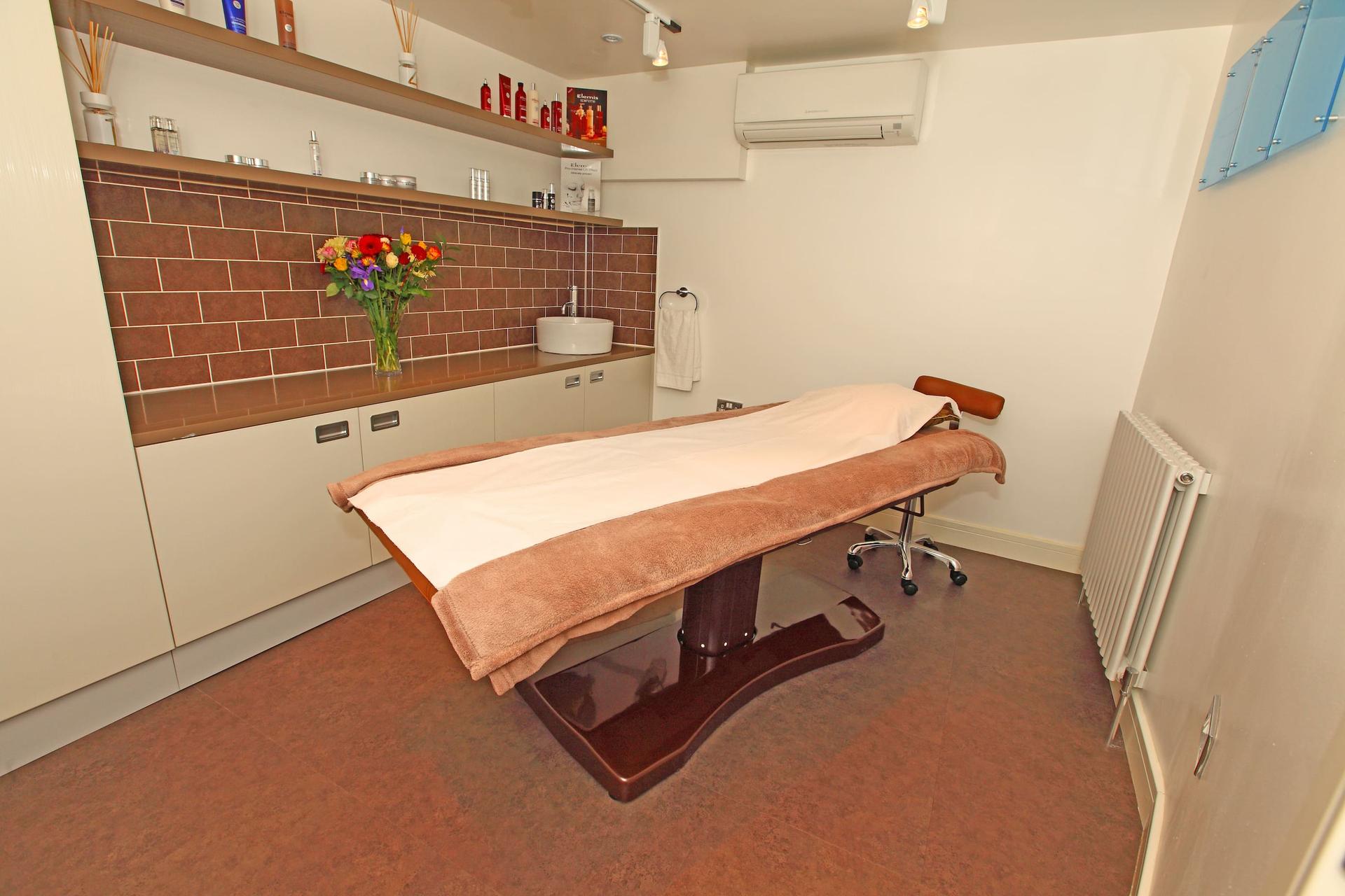 Richmond salon laser room
